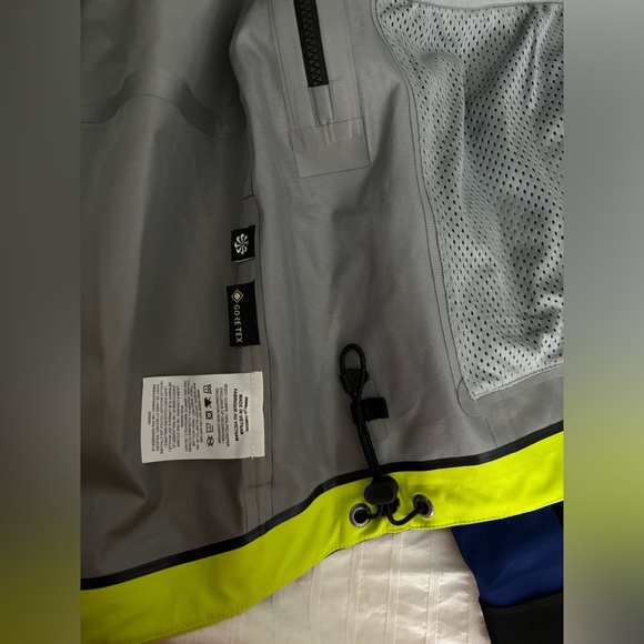 NWT Nike ACG gore-tex jacket - Picture 15 of 16